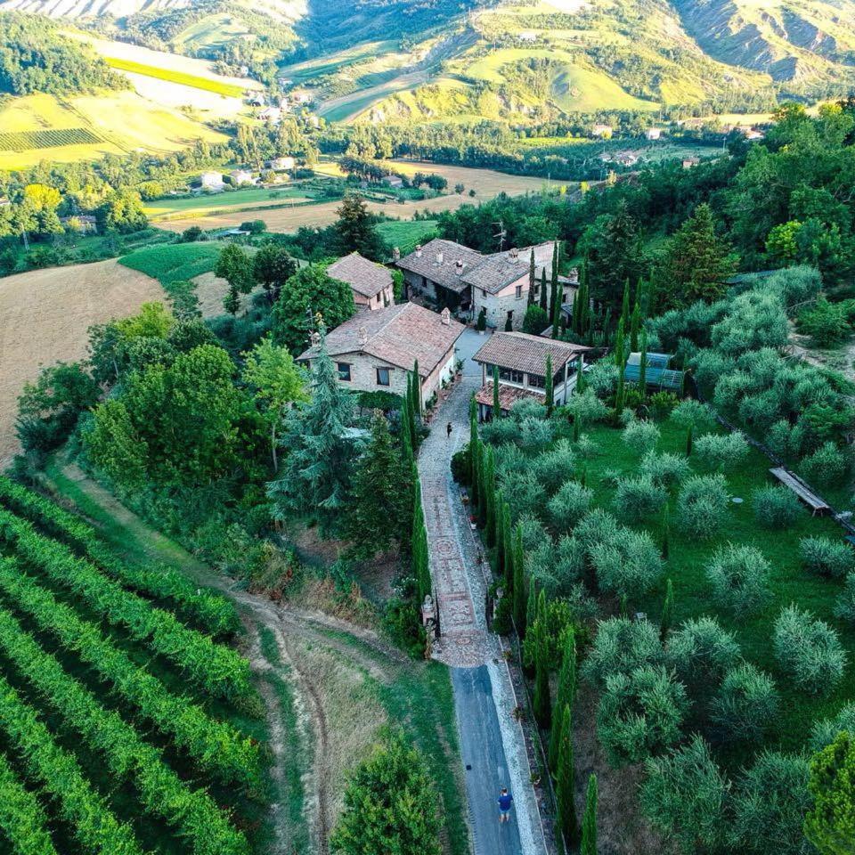 Maison d'hôtes Cascina La Buca à Castello di Serravalle Extérieur photo