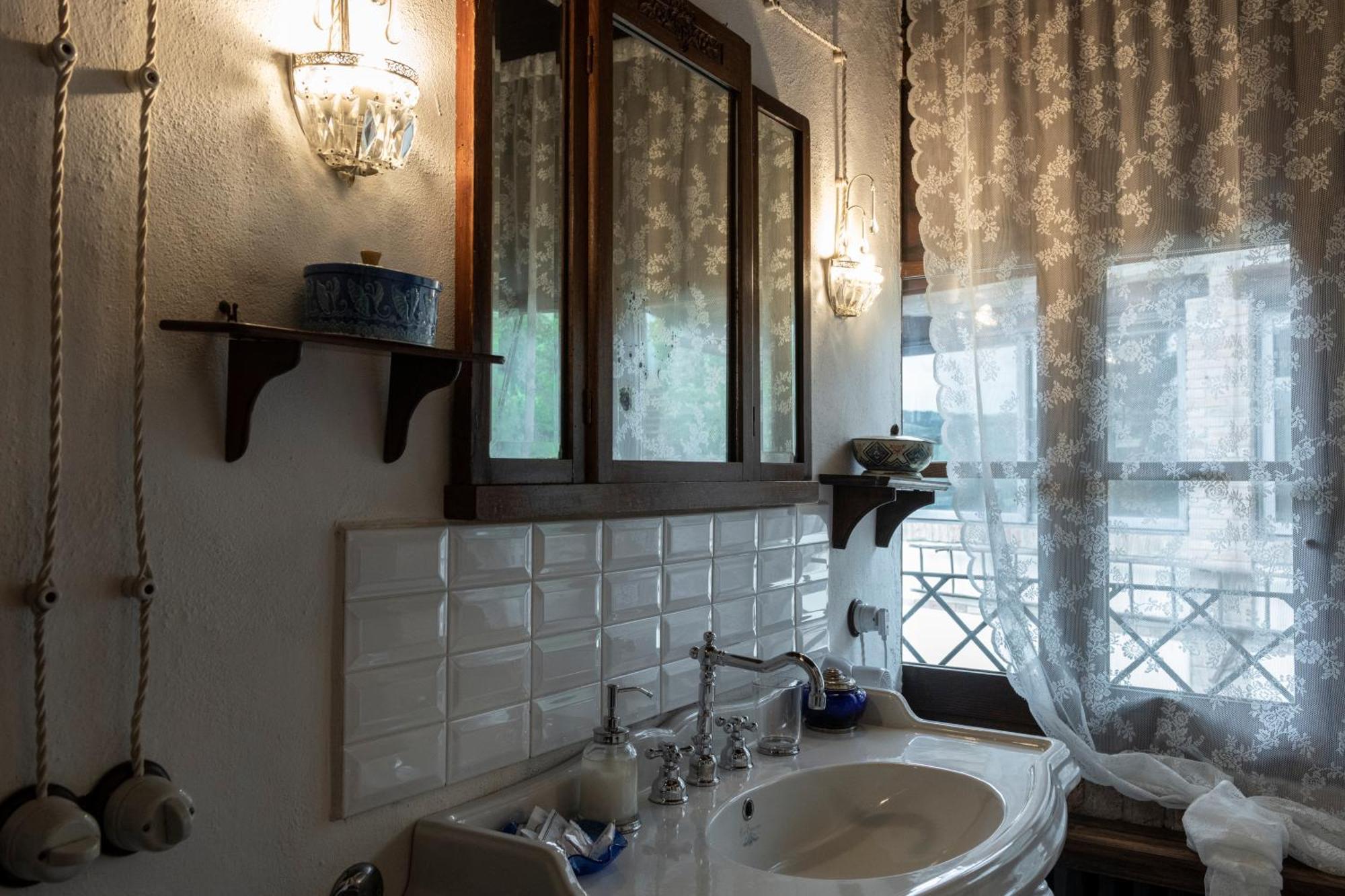 Maison d'hôtes Cascina La Buca à Castello di Serravalle Extérieur photo