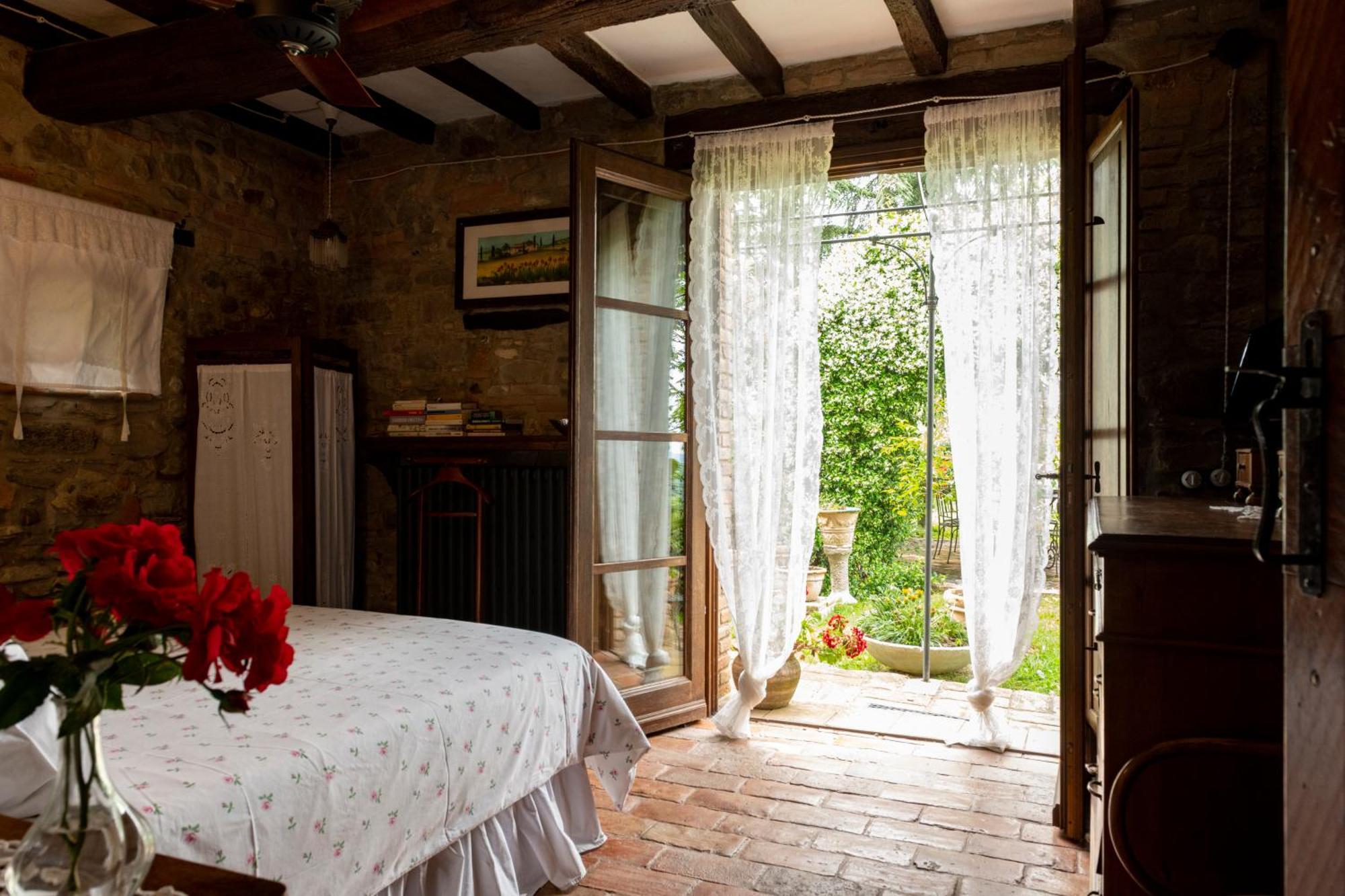 Maison d'hôtes Cascina La Buca à Castello di Serravalle Extérieur photo