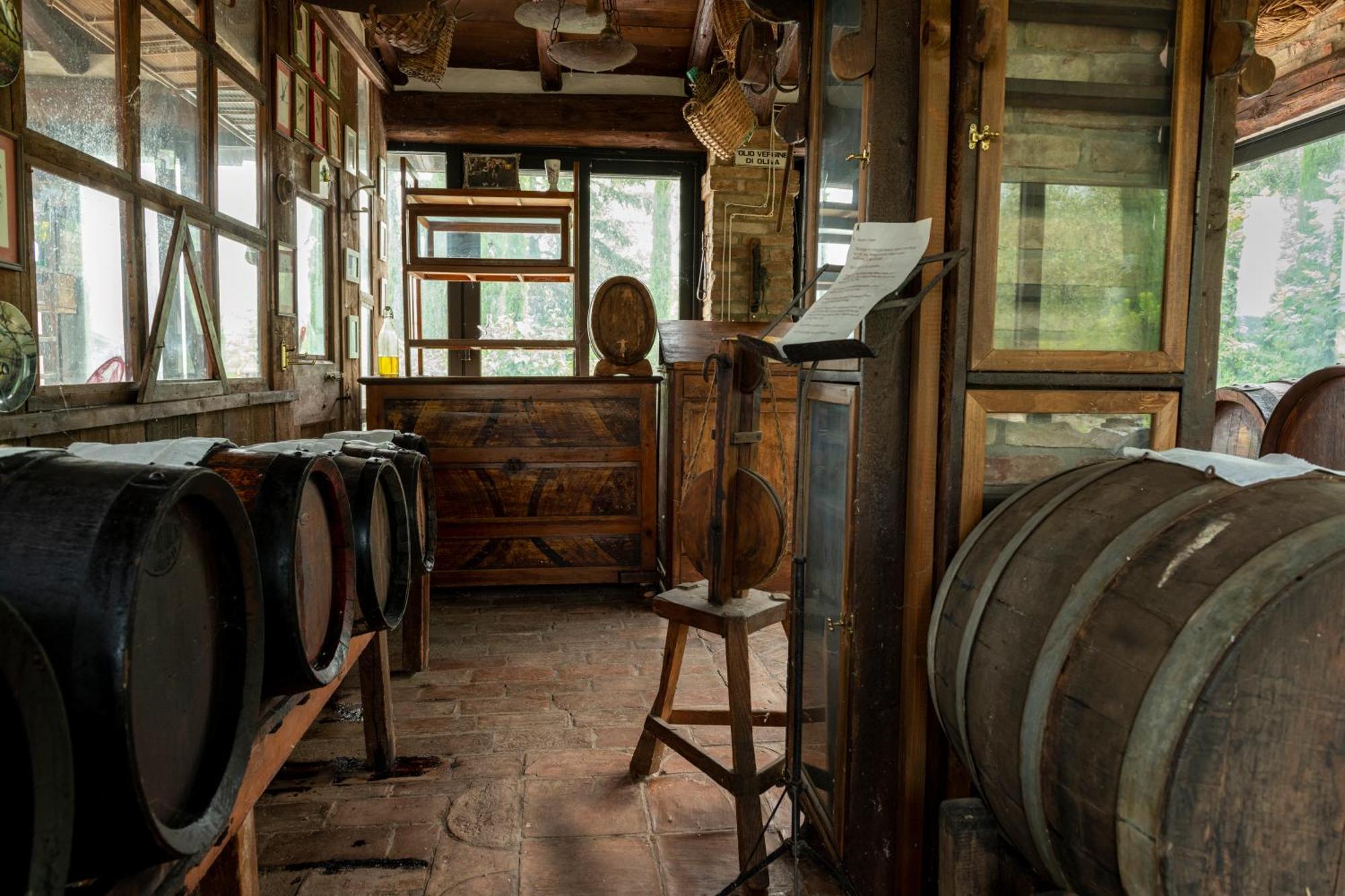 Maison d'hôtes Cascina La Buca à Castello di Serravalle Extérieur photo